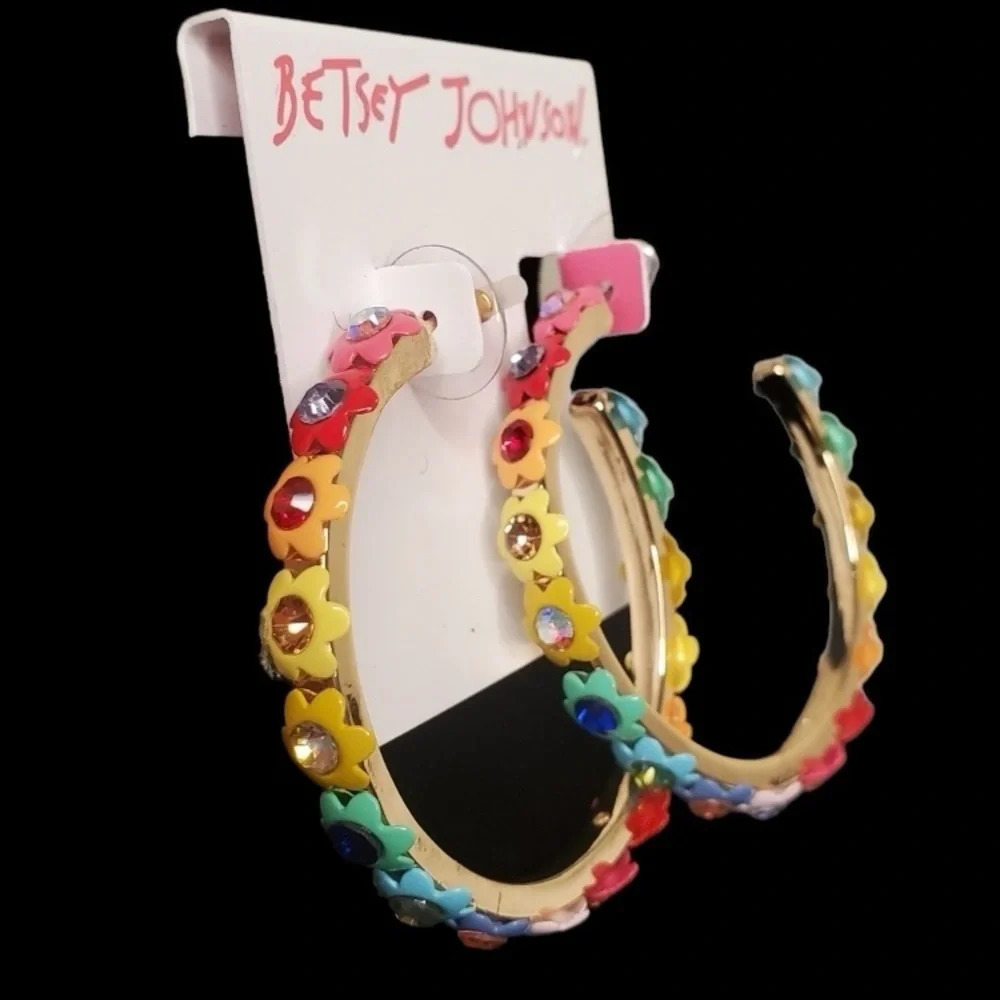 BETSEY JOHNSON One Love 3D Rainbow PRIDE Flower Blossom Hoop Earrings NEW NWT - Picture 2 of 11